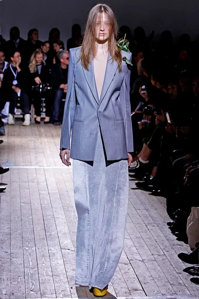 Look 5